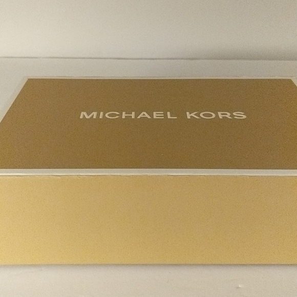 π Michael Kors π Magnetic Gift Box Storage Holiday MK π - Picture 2 of 7